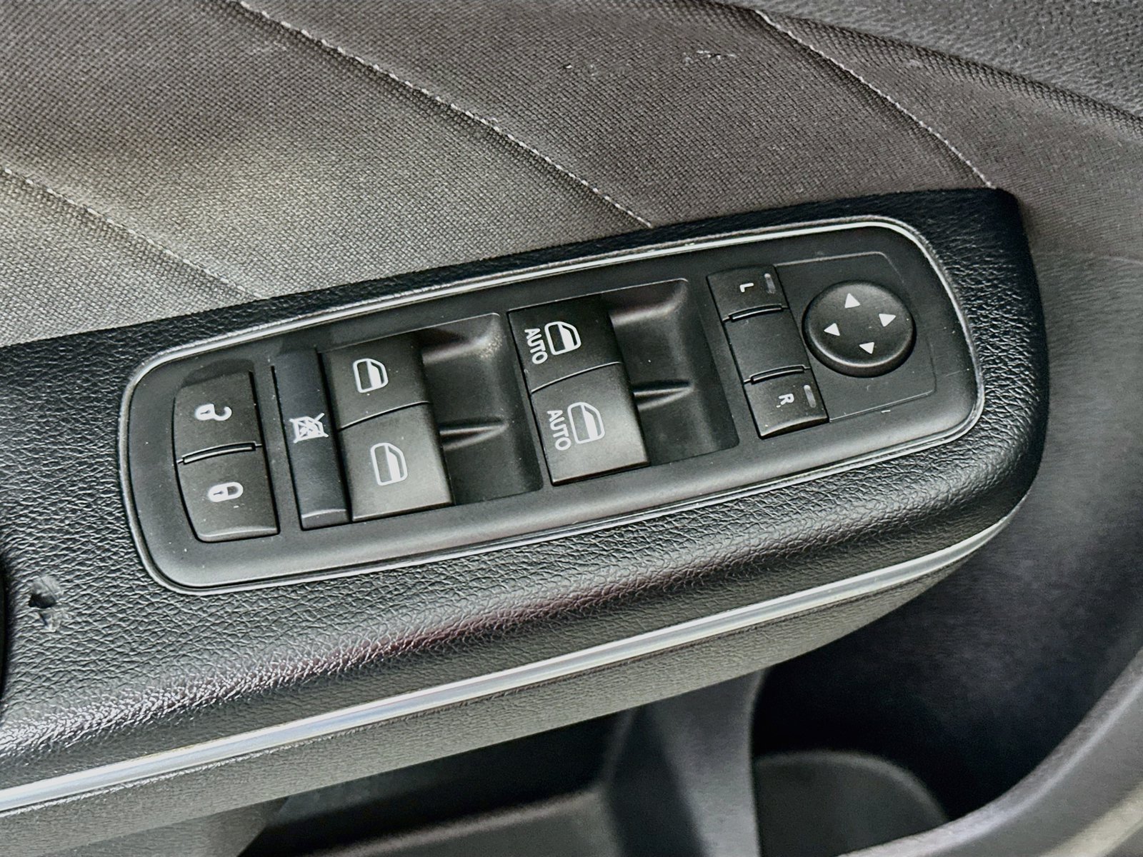 Used 2016 Dodge Charger R/T RWD image 16