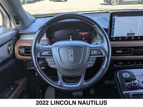 Used 2022 Lincoln Nautilus Reserve image 13