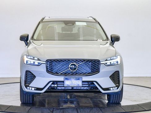 New 2026 Volvo XC60 B5 Plus w/ Climate Package PRO image 7