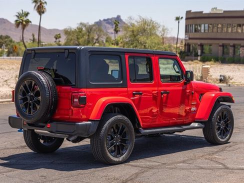 Used 2022 Jeep Wrangler Unlimited Sahara w/ Cold Weather Group image 6