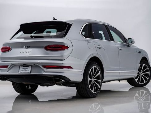 Used 2022 Bentley Bentayga AWD/4WD image 9