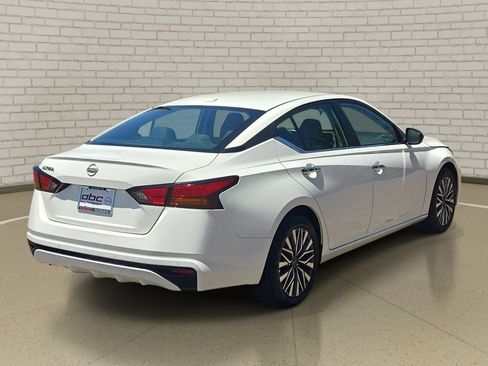 Used 2025 Nissan Altima 2.5 SV FWD image 5