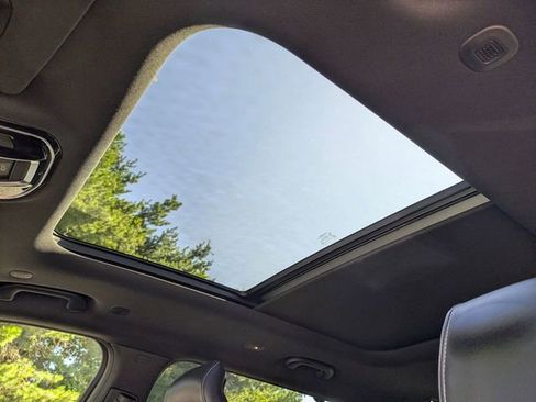 Certified 2022 Jeep Grand Cherokee L Overland w/ Luxury Tech Group IV image 27