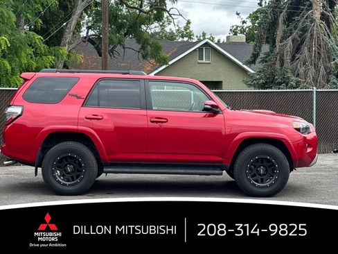 Used 2021 Toyota 4Runner TRD Off-Road Premium w/ Moonroof Package AWD/4WD image 3