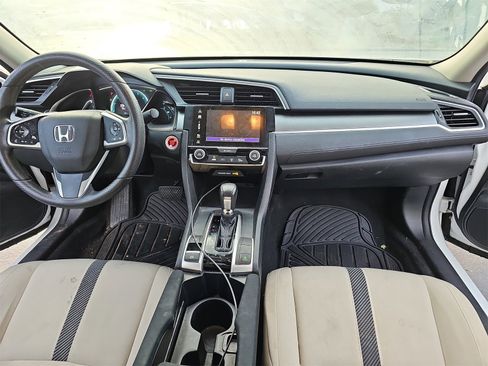 Used 2018 Honda Civic EX image 9