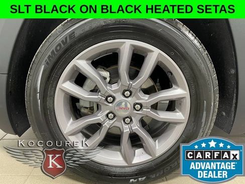 Used 2024 GMC Terrain SLT AWD/4WD image 7