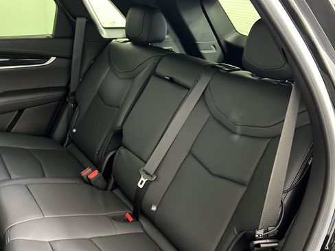 Used 2020 Cadillac XT5 Premium Luxury AWD/4WD image 4