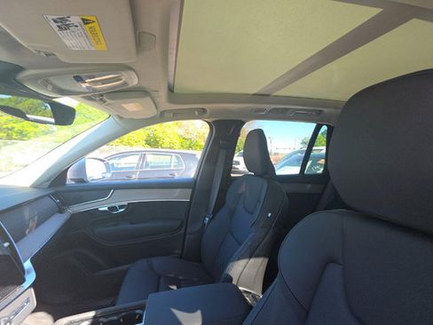 Used 2025 Volvo XC90 B6 Plus AWD/4WD image 3