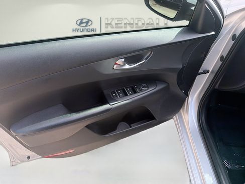 Used 2021 Kia Forte LXS FWD image 17