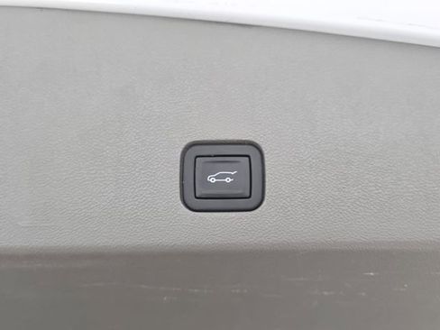 Used 2024 Cadillac XT6 Premium Luxury image 35