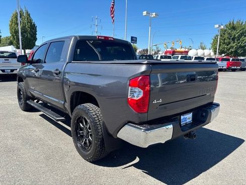 Used 2018 Toyota Tundra SR5 w/ SR5 Upgrade Package AWD/4WD image 3