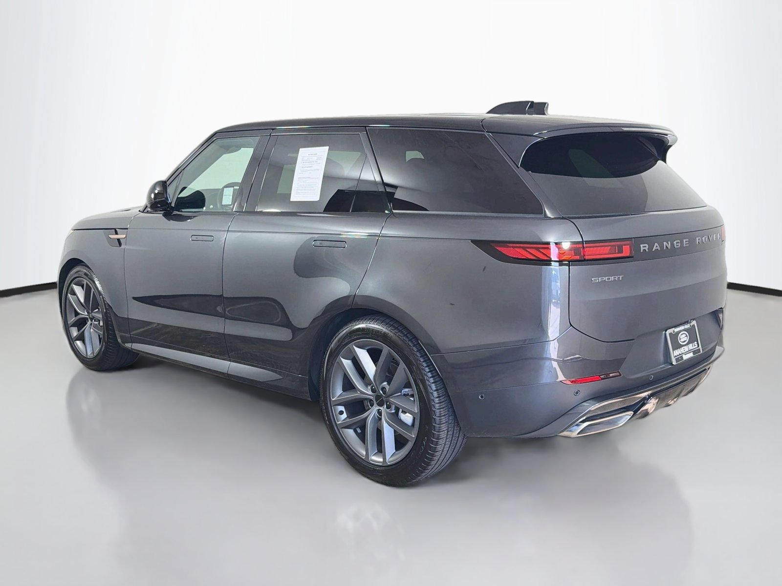 Used 2026 Land Rover Range Rover Sport SE AWD/4WD image 3