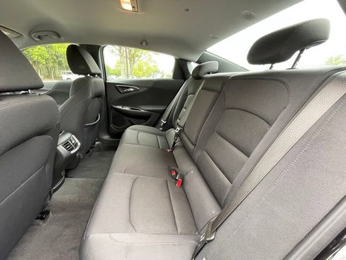 Used 2025 Chevrolet Malibu LT FWD image 25