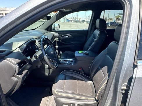 Used 2023 Chevrolet Traverse Premier AWD/4WD image 23