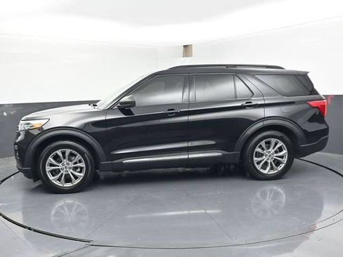 Used 2022 Ford Explorer XLT w/ Equipment Group 202A RWD image 4