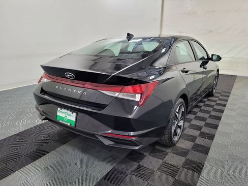 Used 2023 Hyundai Elantra SEL w/ Convenience Package FWD image 9