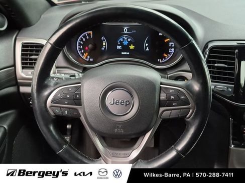 Used 2021 Jeep Grand Cherokee Laredo X AWD/4WD image 15