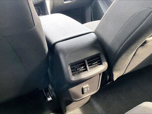 Used 2024 Chevrolet Equinox LT image 34