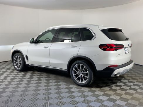 New 2026 BMW X5 xDrive40i w/ Climate Comfort Package image 3