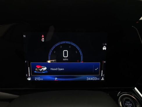 Used 2024 Chevrolet Trax ACTIV w/ Sunroof Package FWD image 2