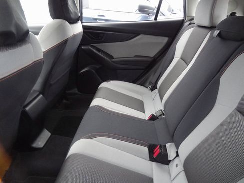 Used 2019 Subaru Crosstrek 2.0i Premium image 8