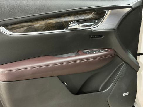 Used 2021 Cadillac XT6 Premium Luxury FWD image 12