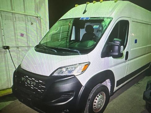 Used 2023 RAM ProMaster 2500 FWD image 1