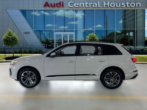 Used 2025 Audi Q7 2.0T Premium w/ Convenience Plus Package image 2