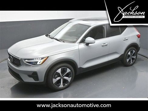 Certified 2025 Volvo XC40 B5 Core w/ Protection Package Premier image 45