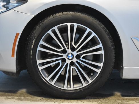 Used 2019 BMW 530i w/ Convenience Package image 28