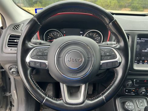 Used 2020 Jeep Compass Trailhawk AWD/4WD image 7