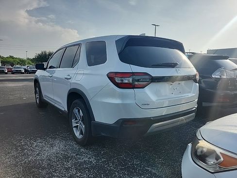 Used 2023 Honda Pilot EX-L image 6