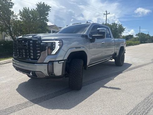 Used 2024 GMC Sierra 2500 Denali Ultimate AWD/4WD image 1