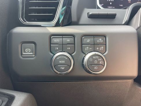 Used 2024 GMC Sierra 2500 AT4 w/ AT4 Premium Plus Package image 26