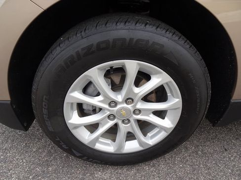 Used 2019 Chevrolet Equinox LT w/ Driver Convenience Package image 37