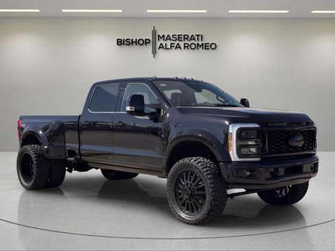 Used 2026 Ford F450 Platinum w/ FX4 Off-Road Package image 2