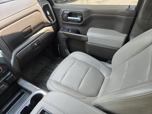 Used 2019 Chevrolet Silverado 1500 LT Trail Boss AWD/4WD image 18