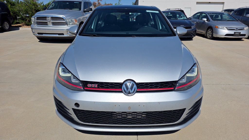 Used 2017 Volkswagen GTI SE FWD image 8