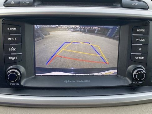 Used 2019 Kia Sorento EX image 11