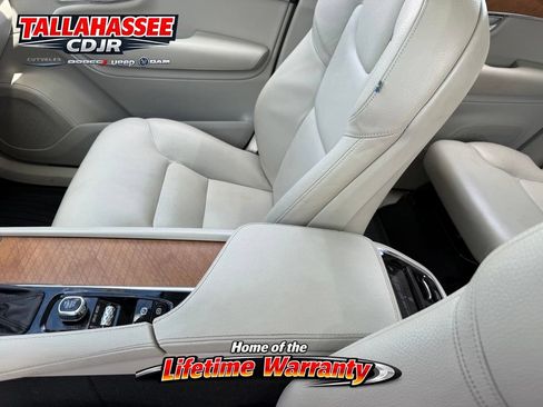 Used 2021 Volvo XC90 T6 Momentum w/ Climate Package AWD/4WD image 25
