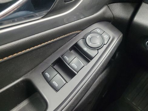 Used 2018 Chevrolet Traverse LT AWD/4WD image 27
