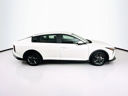 Used 2025 Kia K4 LXS image 10