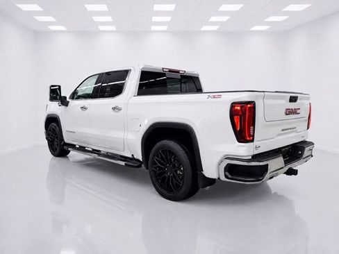 Used 2024 GMC Sierra 1500 SLT w/ SLT Premium Package AWD/4WD image 7