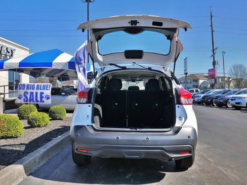 Used 2020 Nissan Kicks S image 15