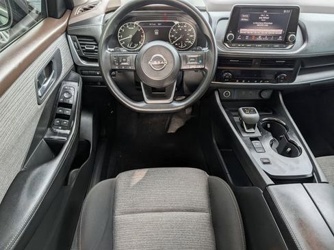 Used 2023 Nissan Rogue SV image 12