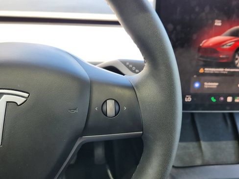 Used 2023 Tesla Model Y Long Range AWD/4WD image 18