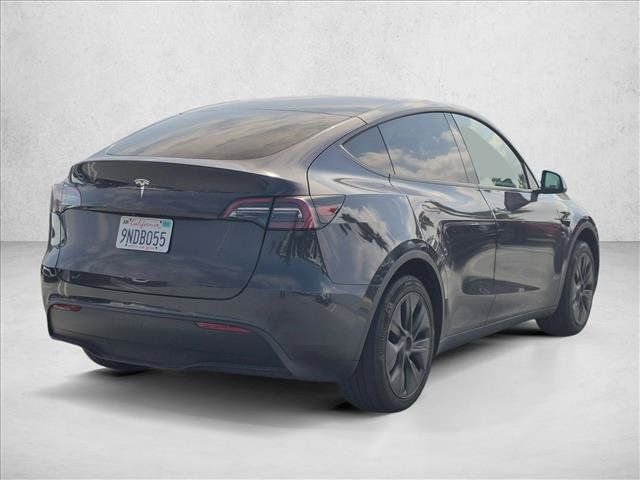 Used 2024 Tesla Model Y Long Range RWD image 5