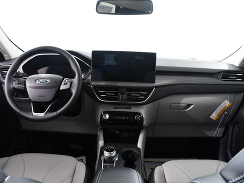 New 2025 Ford Escape SE w/ PHEV Premium Package FWD image 7