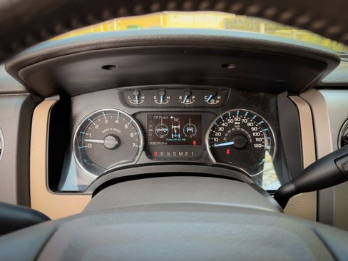 Used 2011 Ford F150 XLT w/ XLT Convenience Pkg AWD/4WD image 4