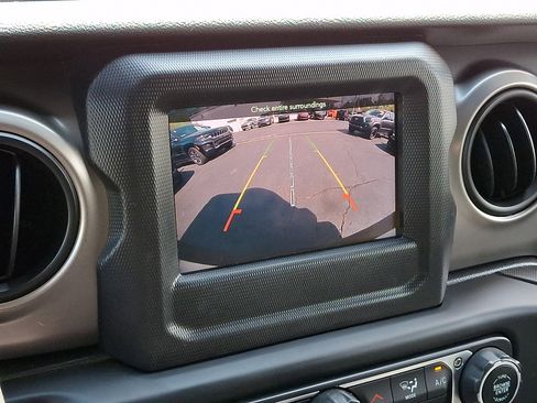 Certified 2019 Jeep Wrangler Sport image 17